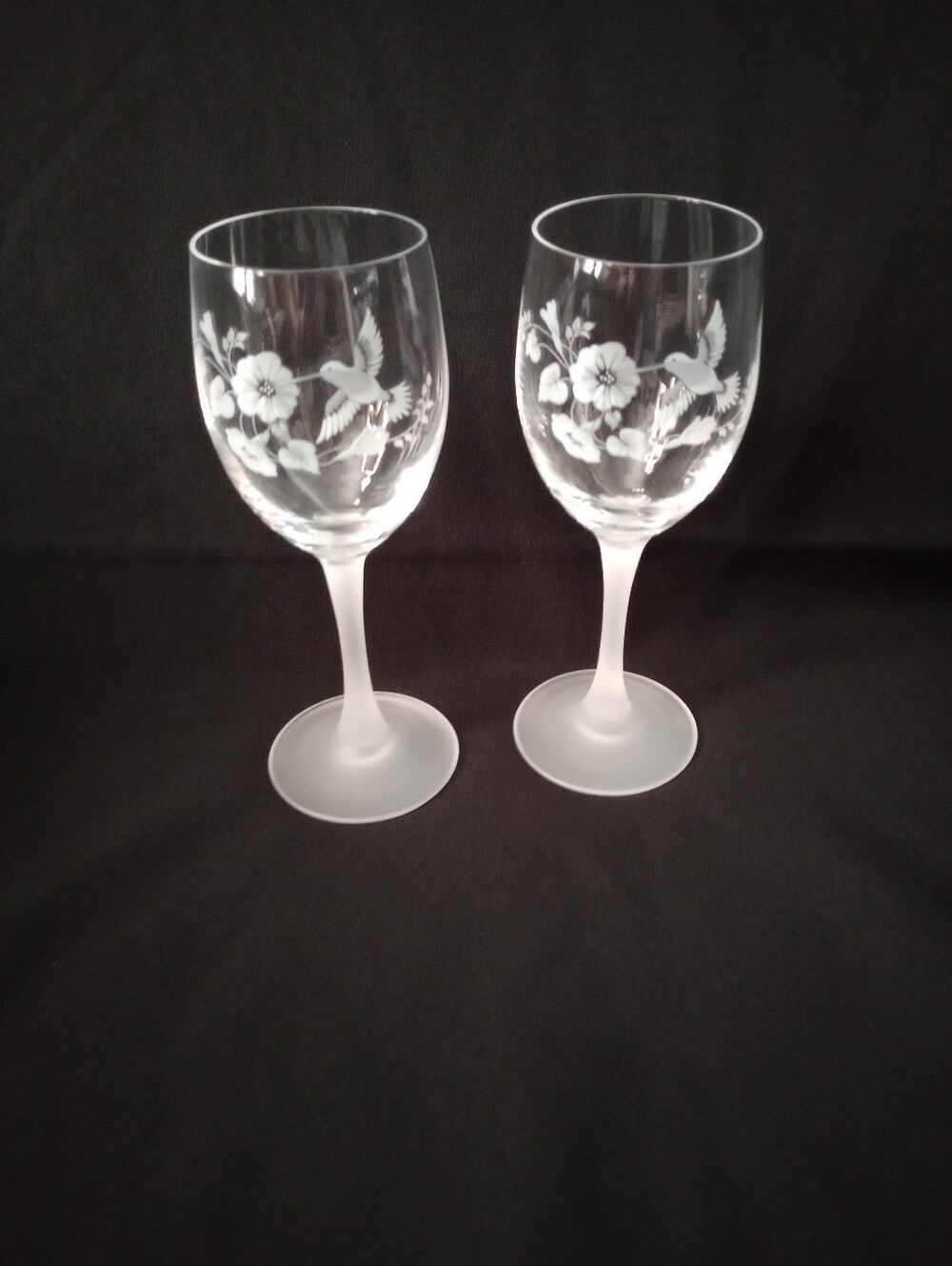 Avon Crystal Etched Hummingbird Frosted Stem 7.25" Wine Glasses - Set of 2